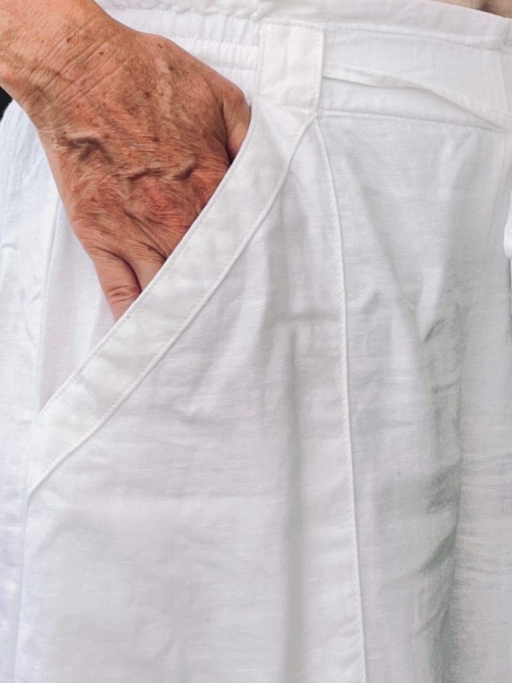 White Wide Leg Cropped Pull - On Pants| Linen Look - Picture 4 of 7